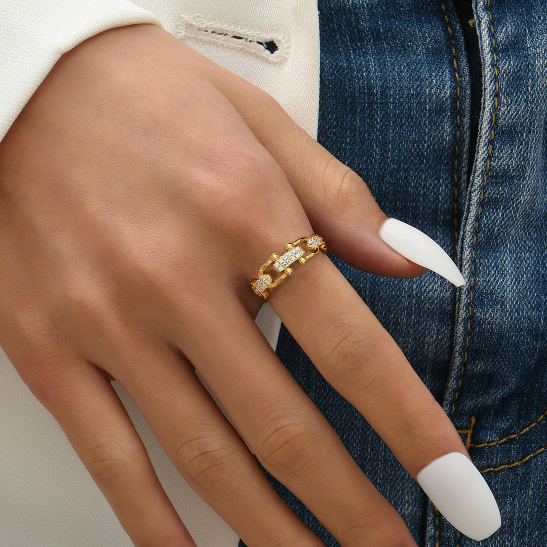 Cleo Link Ring