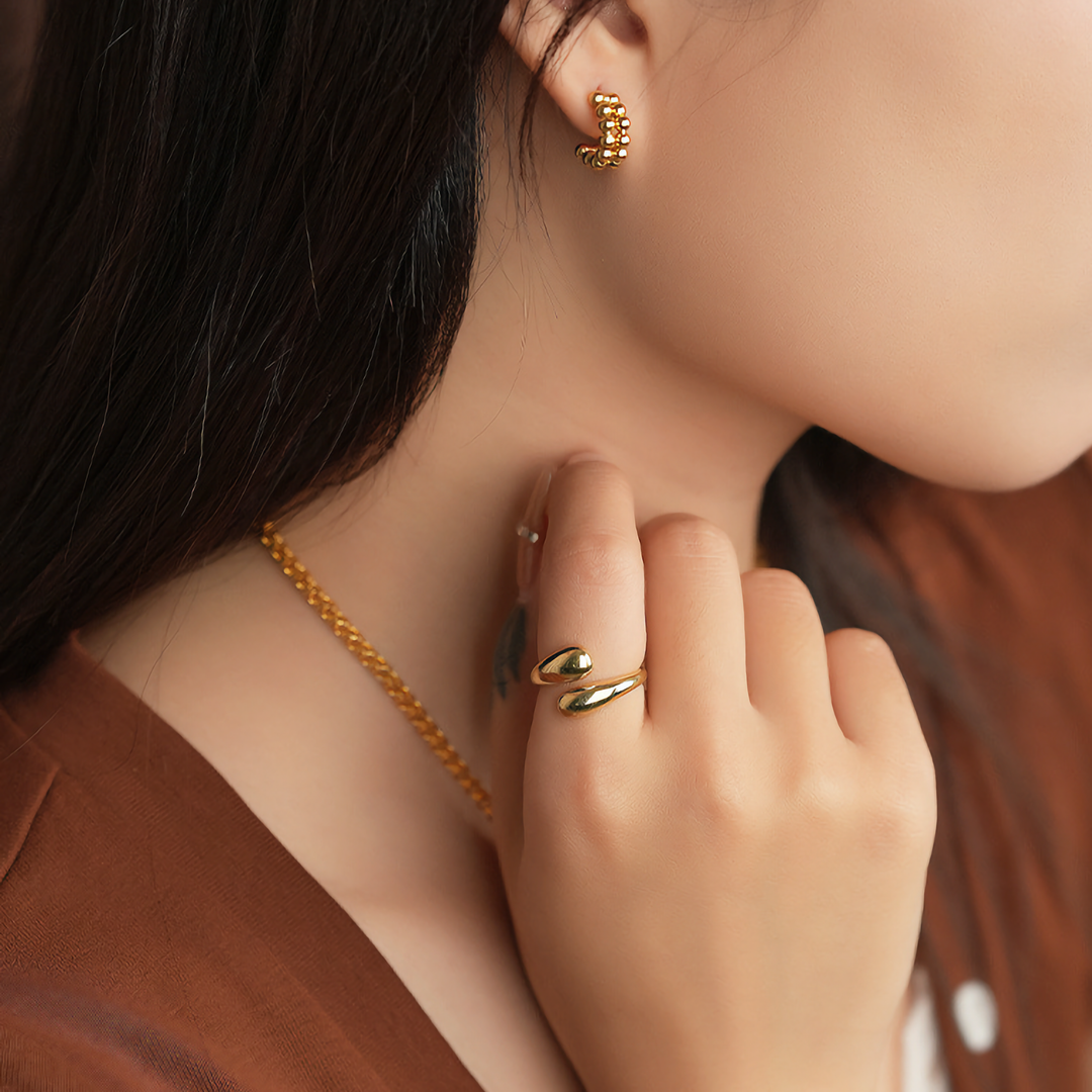 Nora  Ring