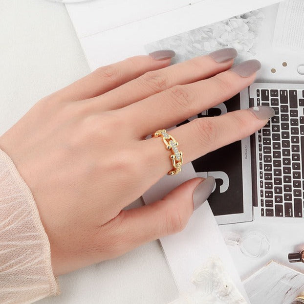 Cleo Link Ring 3