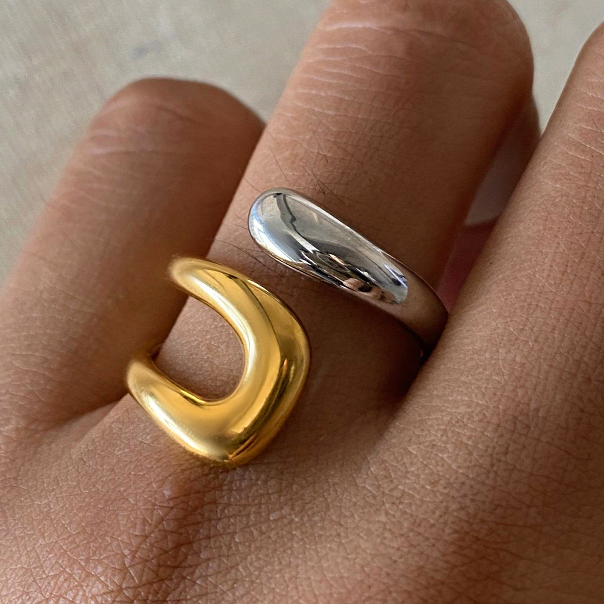 Dual Curve Ring