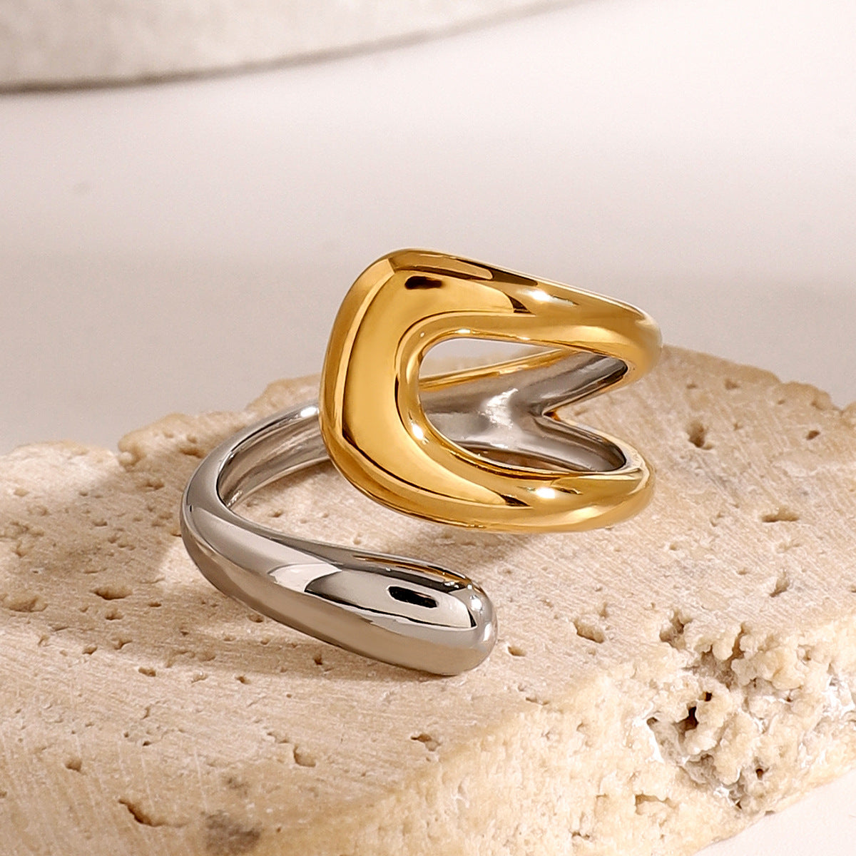 Dual Curve Ring